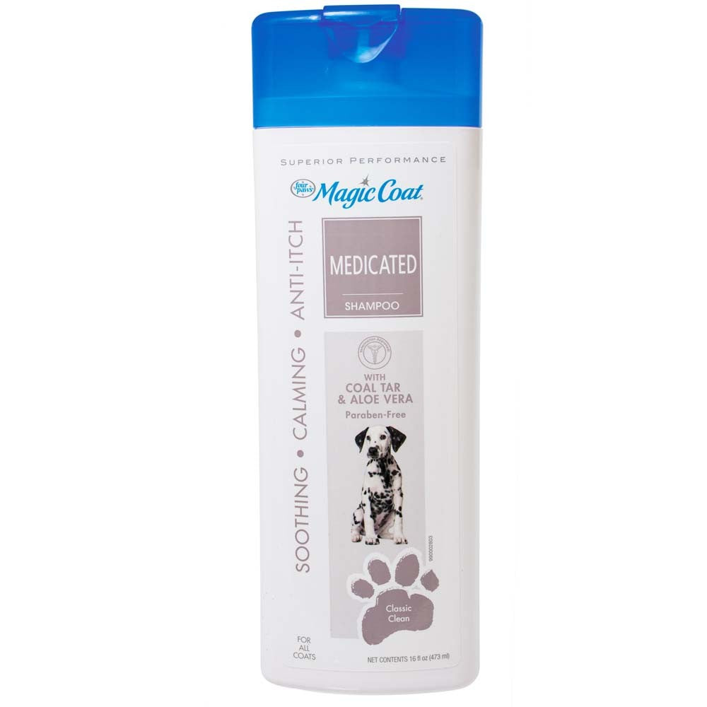 MagicCoat medicated anti-itch dog shampoo bottle with aloe vera, coat care label